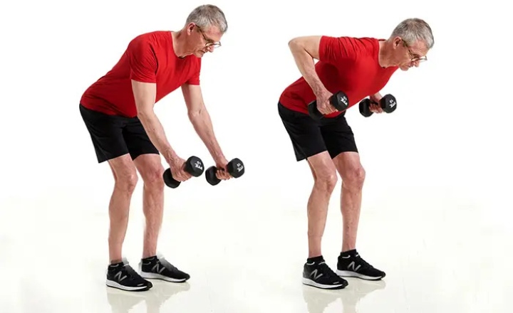 هیپرتروفی عضلانی؛ هرآنچه باید بدانید 9 زیر بغل دمبل یکی از تمرینات هیپرتروفی