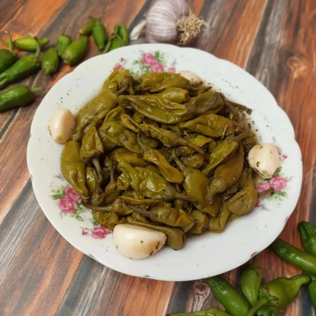 طرز تهیه ترشی فلفل شمالی