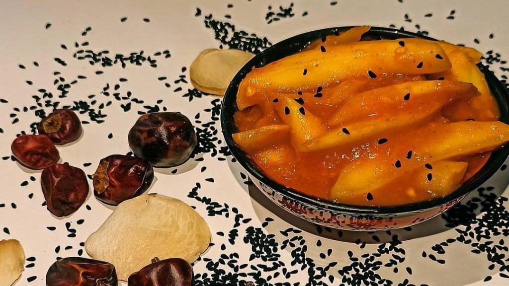 طرز تهیه ترشی انبه ساده و خوشمزه با روغن زیتون به سبک جنوبی