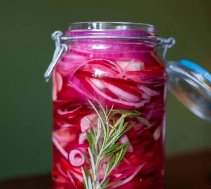 طرز تهیه ترشی پیاز قرمز