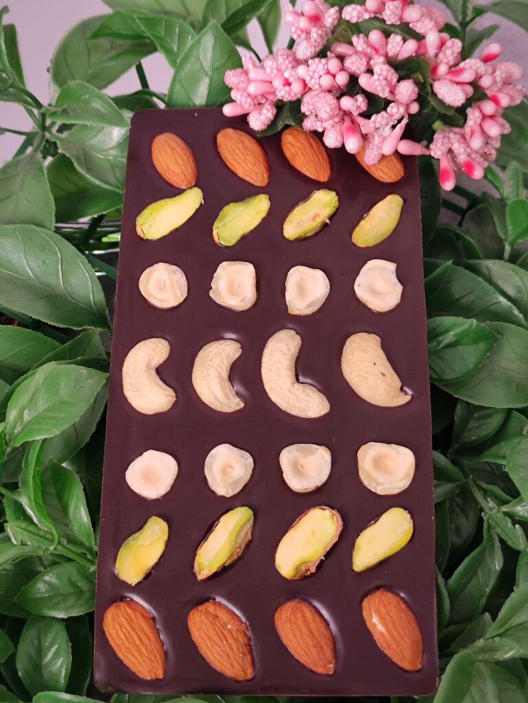 طرز تهیه شکلات دست ساز