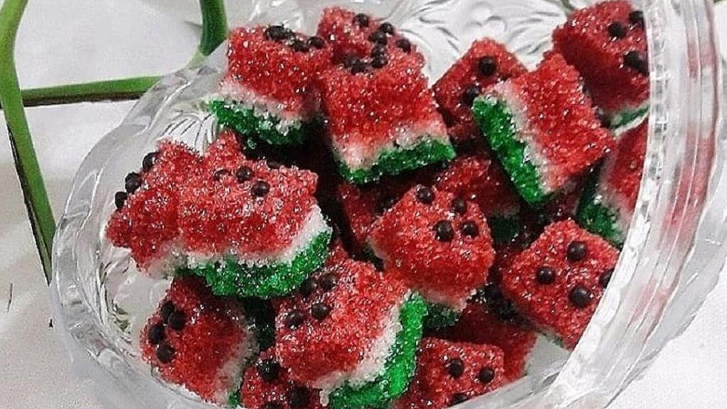 نحوه تهیه قند یلدایی شیک و ساده و راحت در فر و روی بخاری 4 طرز تهیه قند یلدایی