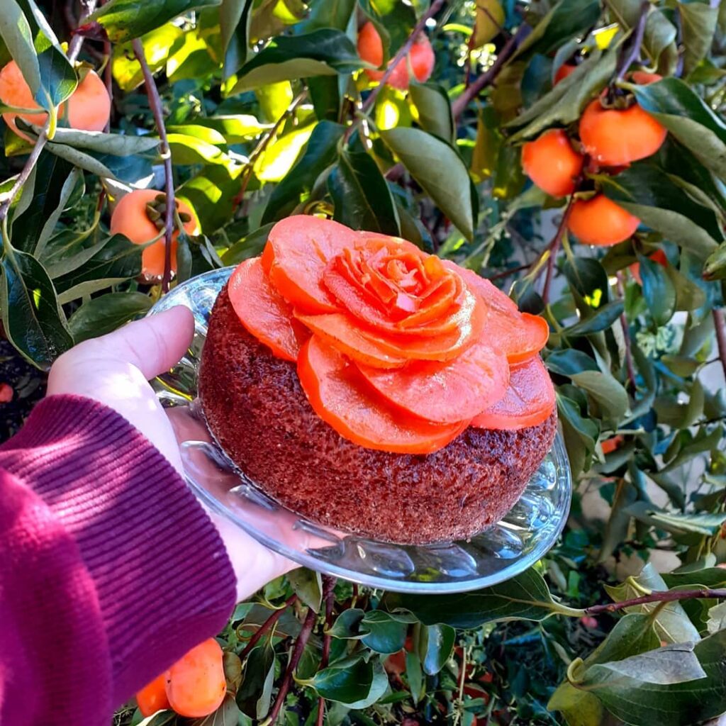 طرز تهیه کیک خرمالو بدون فر