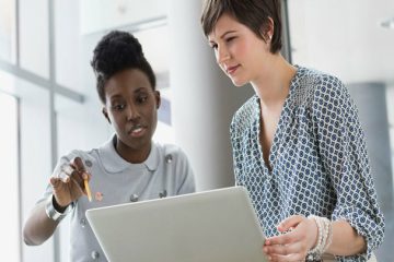 صحبت و مذاکره با رئیسمان درباره کار زیادمان