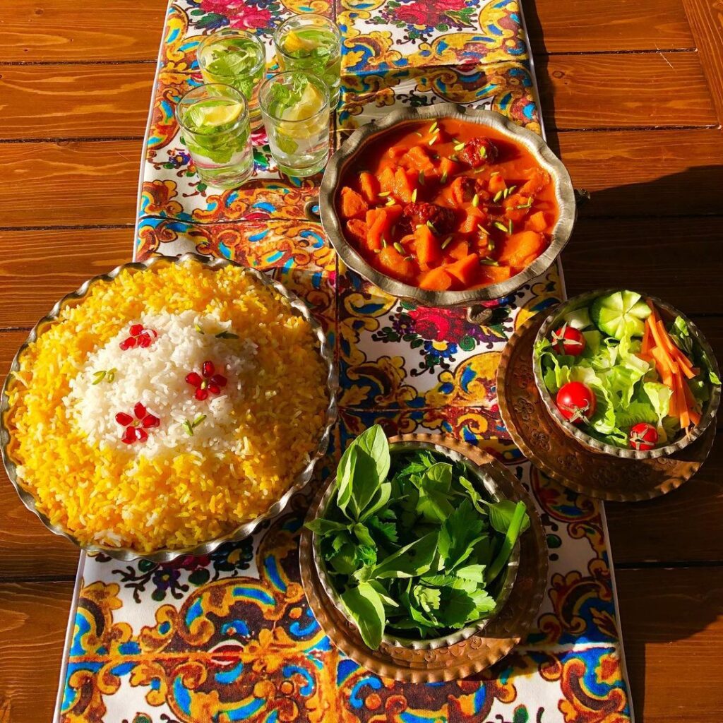 طرز تهیه خورش به آلو اصفهانی