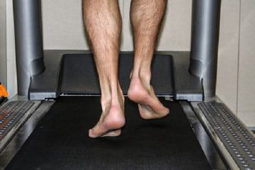 دویدن روی تردمیل بدون کفش