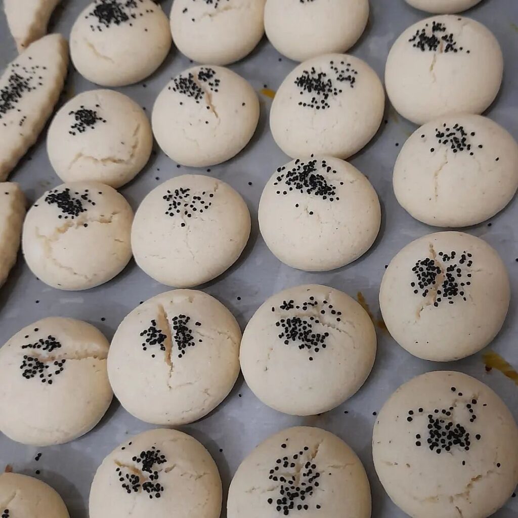 طرز تهیه شیرینی نان قندی