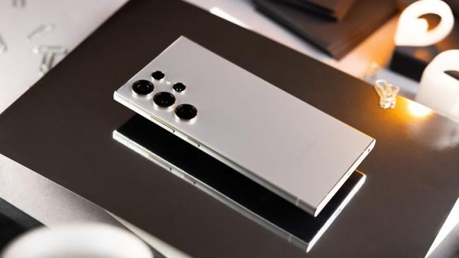 قیاس دو پرچمدار سامسونگ و شیائومی؛ Xiaomi 14 Pro و S24Ultra_سلوادور 2 گوشی سامسونگ S24 Ultra