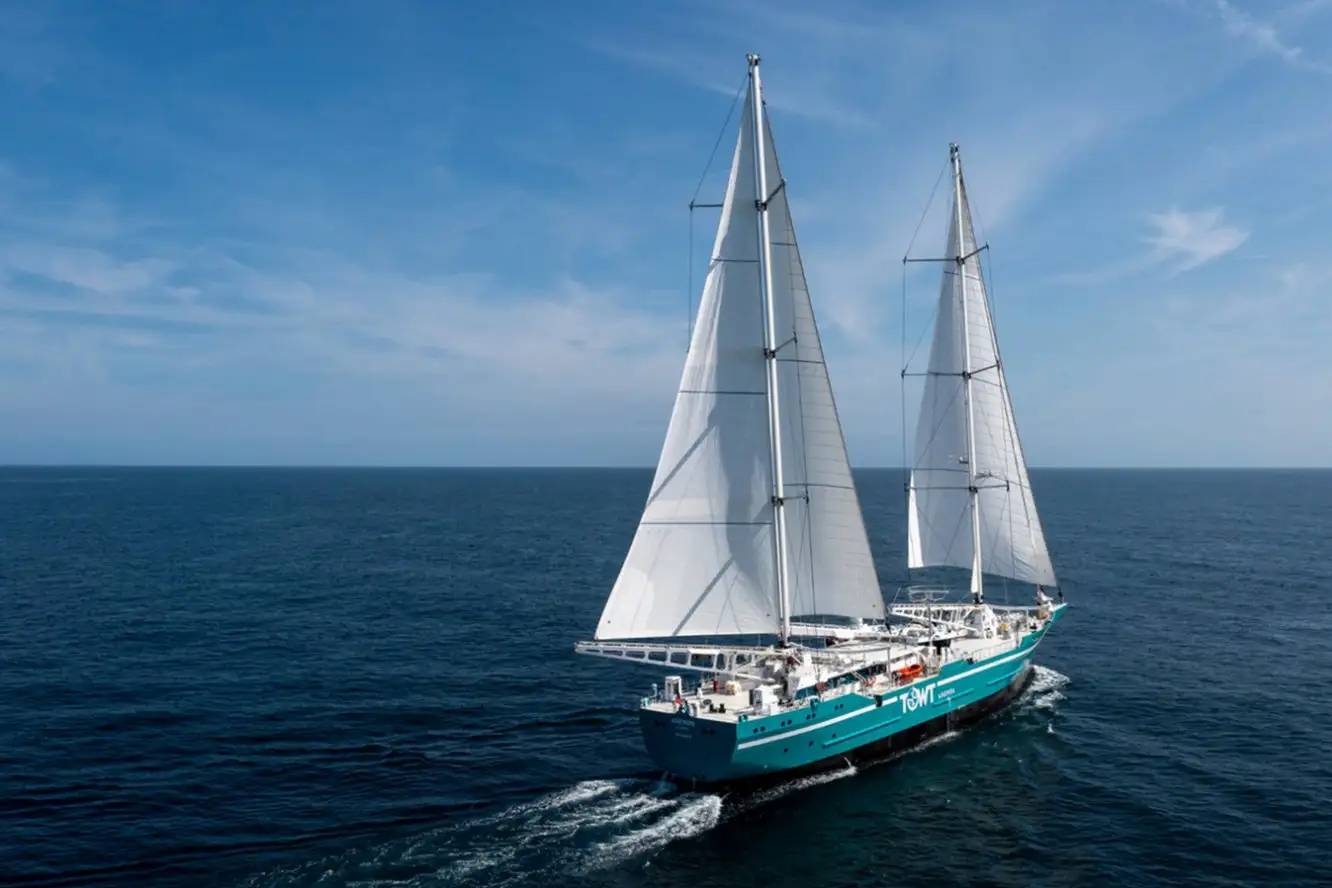 بزرگ‌ترین کشتی باری بادبانی جهان اولین سفر خود را در اقیانوس اطلس انجام می‌دهد