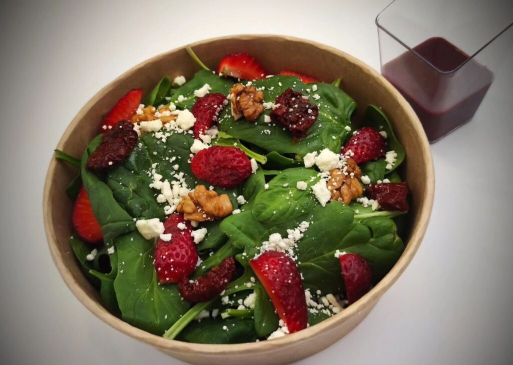 طرز تهیه سالاد اسفناج