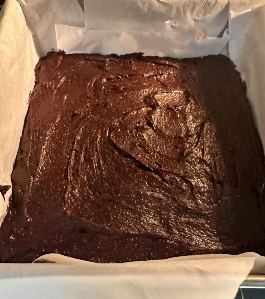 1730349905 935 نحوه تهیه اسلایس براونی شیک و خوش طعم برای پذیرایی سلوادور