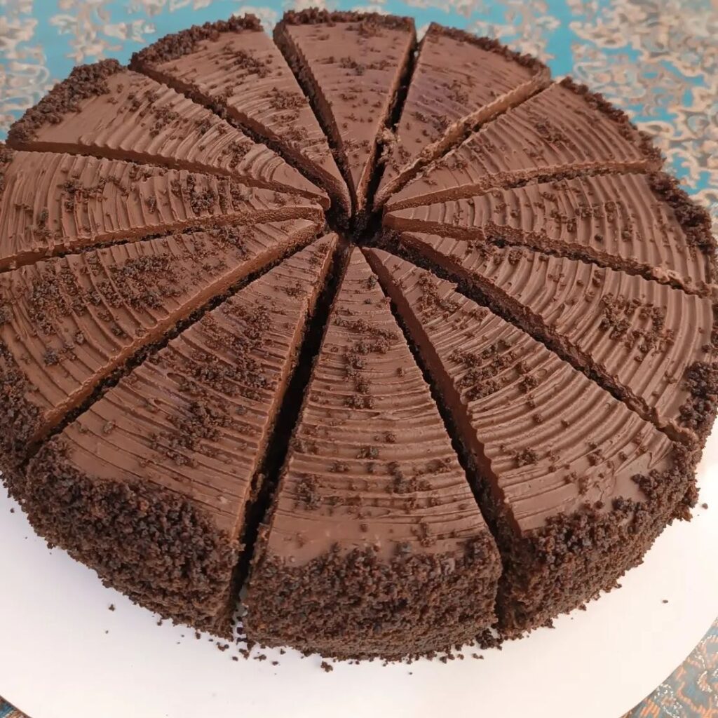 طرز تهیه کیک دبل چاکلت شکلاتی به روش کافی شاپی