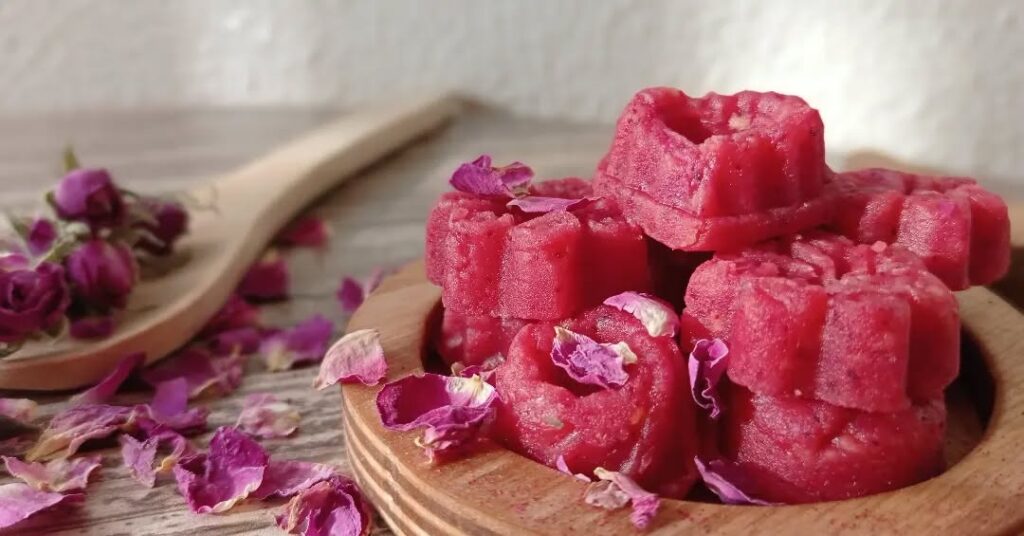 طرز تهیه حلوای گل محمدی 