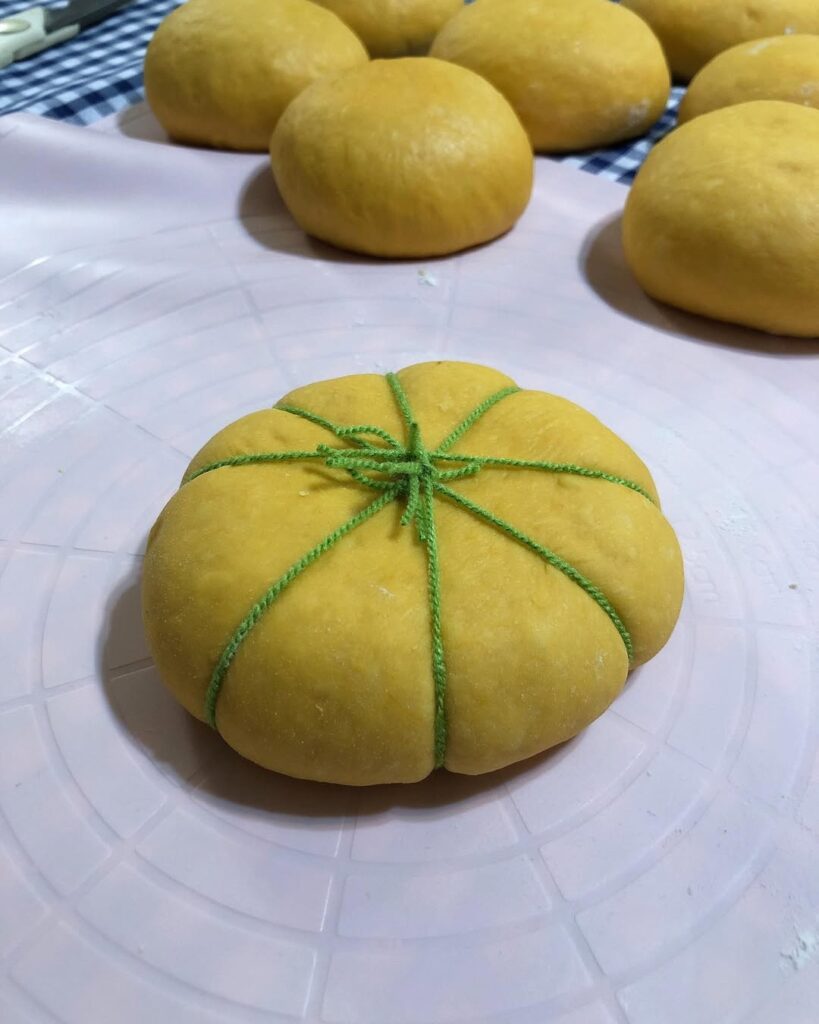 طرز تهیه نان کدو حلوایی