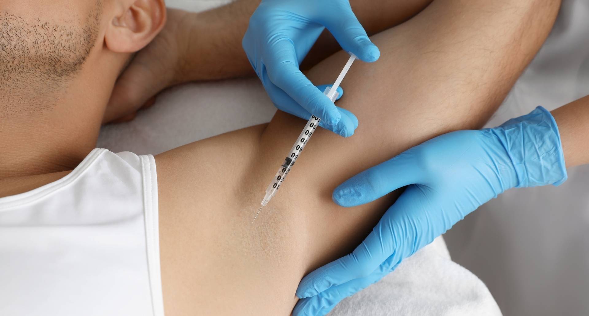 1736646071 276 بوتاکس زیر بغل چیست؟ مزایا و معایب بوتاکس زیر