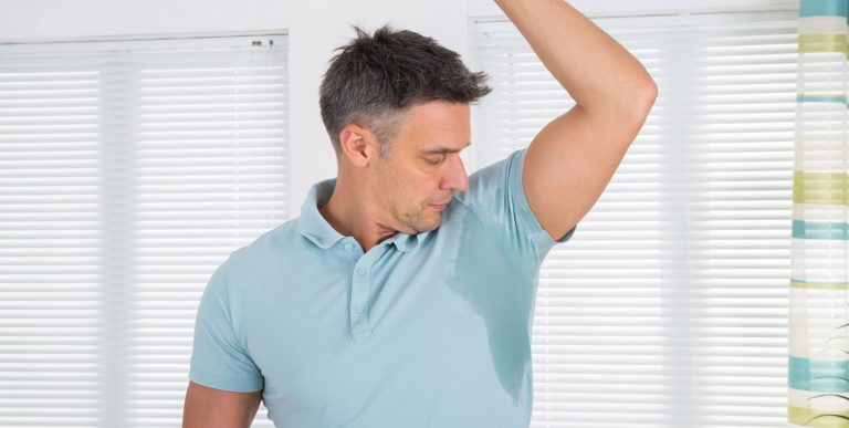 1736646071 470 بوتاکس زیر بغل چیست؟ مزایا و معایب بوتاکس زیر