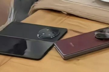 پنل پشتی گوشی تاشدنی اوپو فایند N5 در کنار اوپو فایند N3