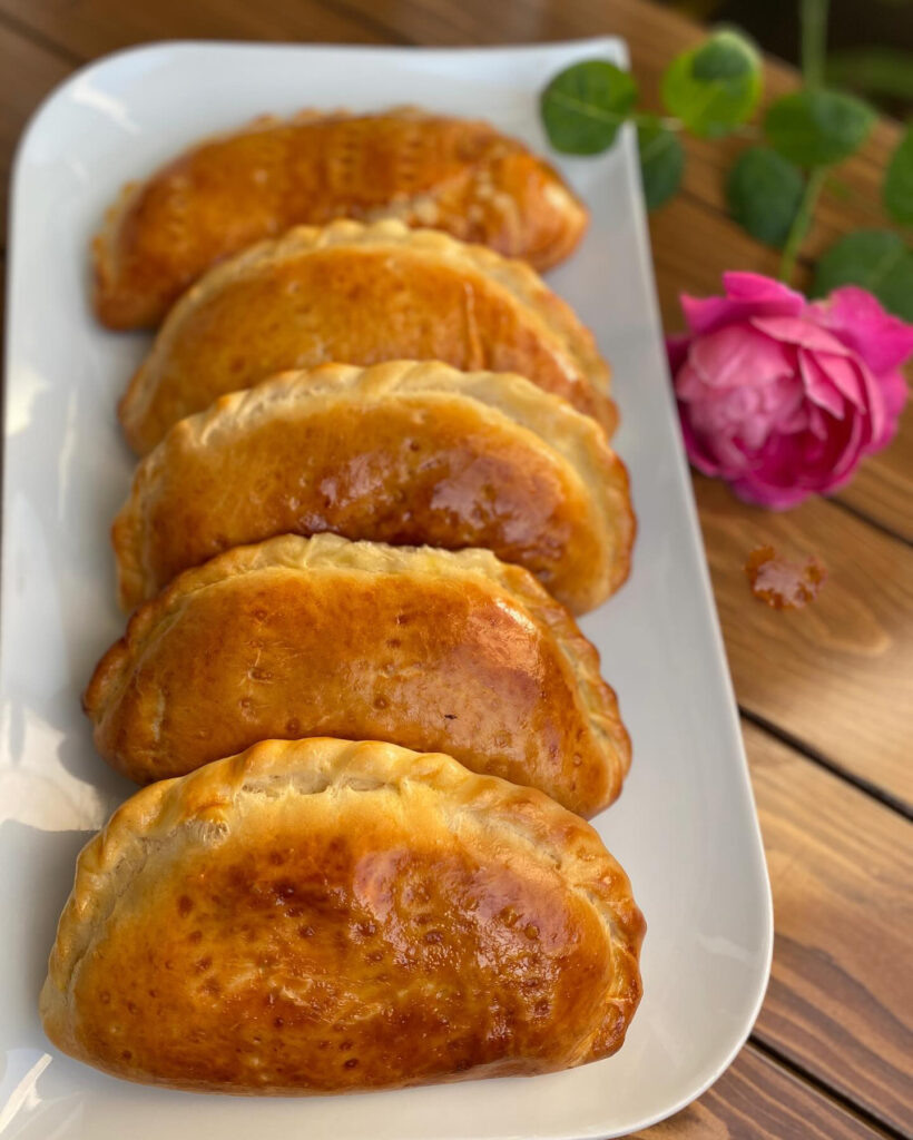 طرز تهیه نان فطیر مغزدار