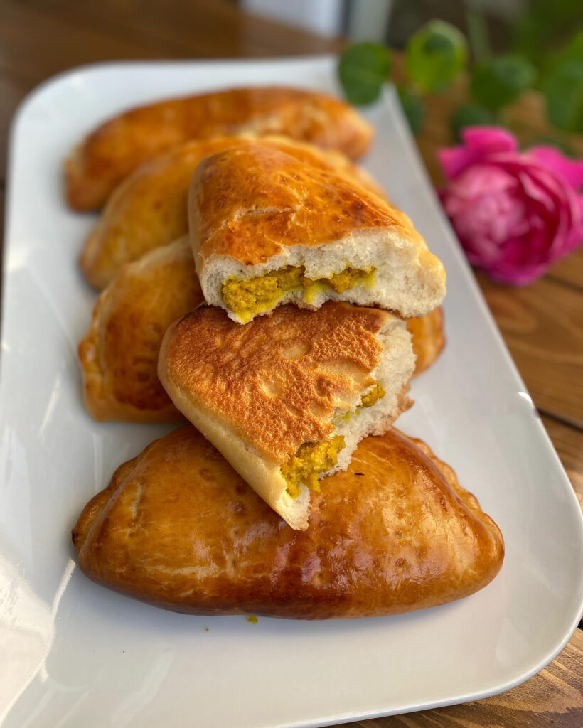 طرز تهیه نان فطیر مغزدار