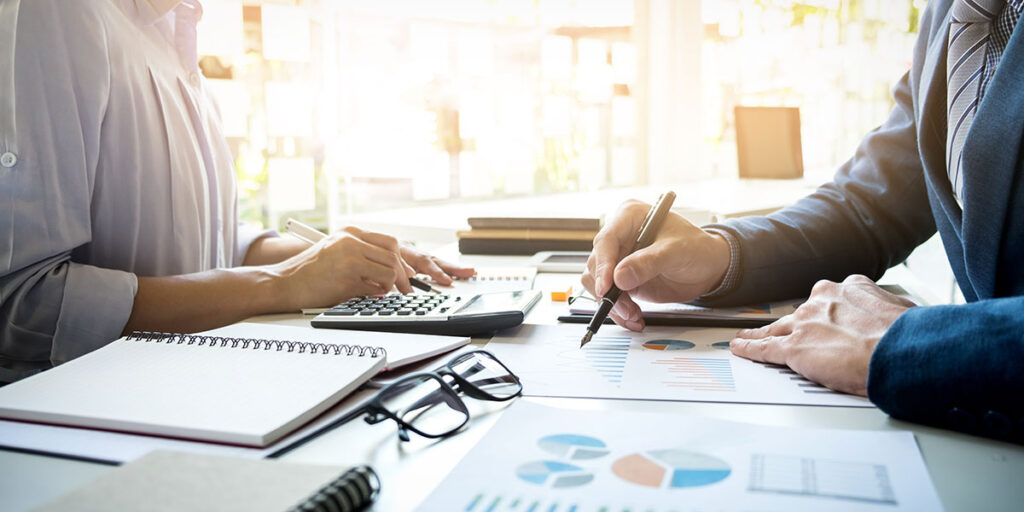 1745284414 725 چطور مشاور مالی شویم مشاور مالی شدن در ۷ گام سلوادور