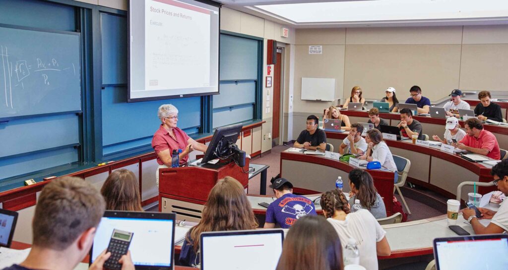 1745284414 72 چطور مشاور مالی شویم مشاور مالی شدن در ۷ گام سلوادور