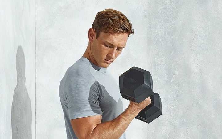 حرکات بدنسازی با دمبل؛ ۲۷ تمرین و انواع حرکات با دمبل_سلوادور 66 ورزش با دمبل - آیا می توانیم با دمبل عضله بسازیم