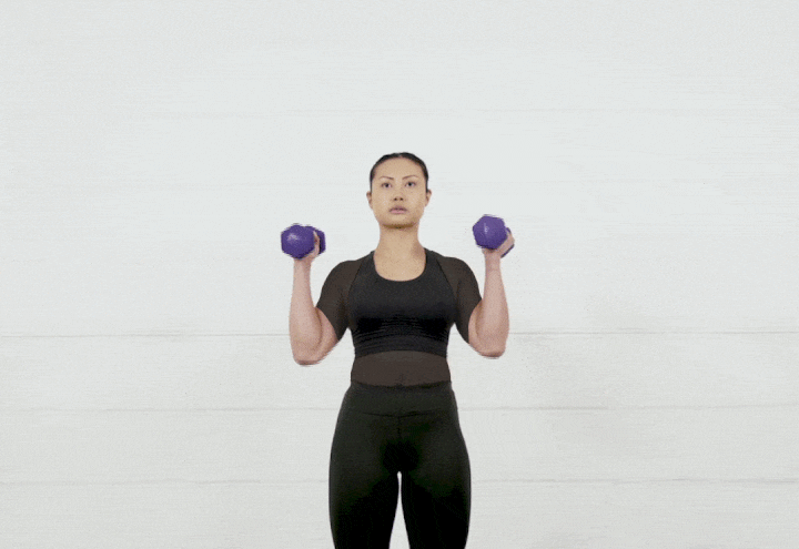 حرکات بدنسازی با دمبل؛ ۲۷ تمرین و انواع حرکات با دمبل_سلوادور 70 ورزش با دمبل - پرس سرشانه