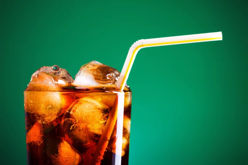 تاثییر نوشابه رژیمی بر دیابت: دوست یا دشمن؟ بازدید کامل مزایا، معایب و حقایق علمی_سلوادور 10 روی دیگر سکه؛ معایب و نگرانیهای بلندمدت علمی