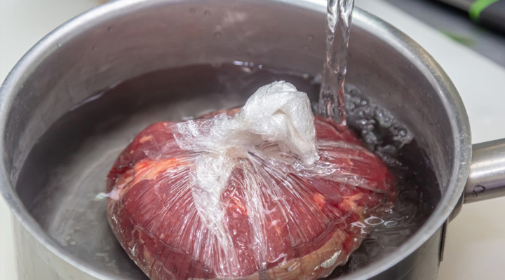 1758641297 311 گوشت تازه و منجمد چه تفاوت‌هایی دارند؟ آیا گوشت تازه