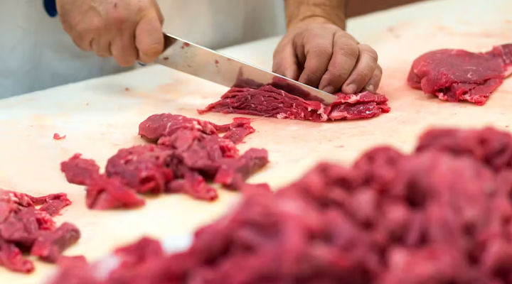 1758641297 468 گوشت تازه و منجمد چه تفاوت‌هایی دارند؟ آیا گوشت تازه