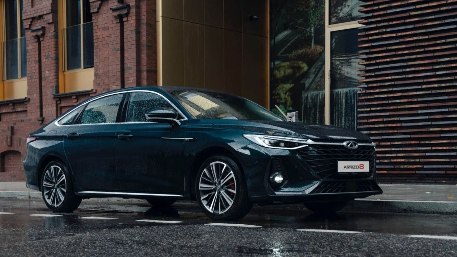 نمای سه‌چهارم جلو خودرو چری آریزو ۸