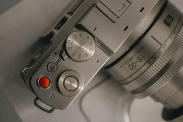 نسخه‌ی طلایی تیتانیومی دوربین لومیکس S9